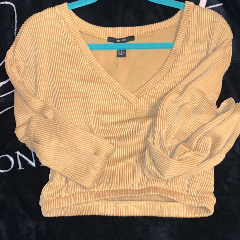 sinched crop top long sleeve